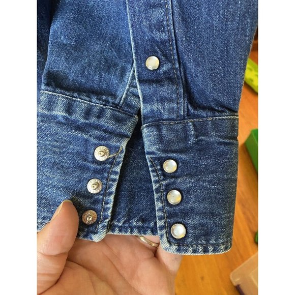 Vintage Men’s Sanforized Pearl Snap Denim Shirt Be Wise Be Satisfied Distressed - Picture 9 of 12